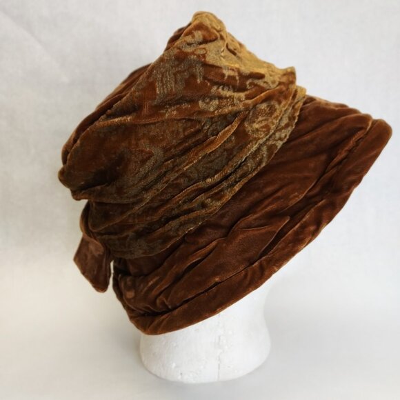 PLAZA SUITE Cloche Bucket Hat Women's Tan Velvet Velour Bow Lined Retro Classic - Picture 9 of 15